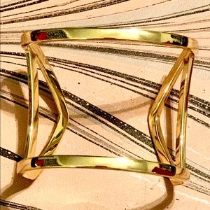 🆕 Cute cute cute Cuff Bracelet New Without tags